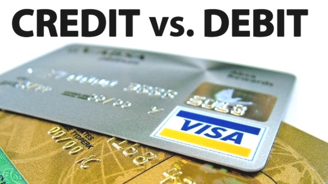 Phân biệt ưu, nhược điểm giữa 2 loại thẻ tín dụng và thẻ ghi nợ