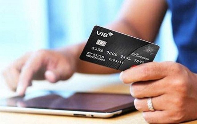 Khách hàng có thể rút tiền từ thẻ tín dụng VIB