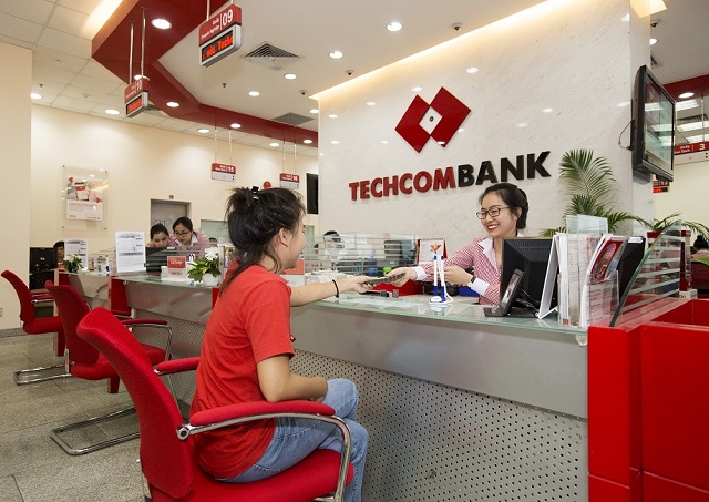 Phí thường niên thẻ tín dụng Techcombank bao nhiêu?
