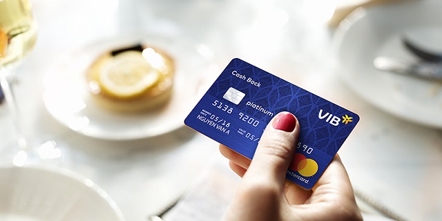 Tỷ lệ hoàn tiền thẻ tín dụng ngân hàng nào cao nhất hiện nay?