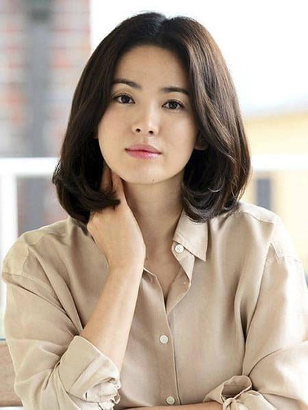 Các kiểu tóc ngang vai cho tuổi 40 trẻ trung so với tuổi thật 2