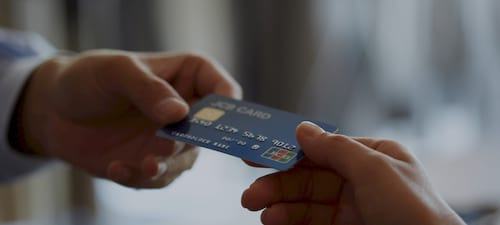 Thời gian làm thẻ tín dụng