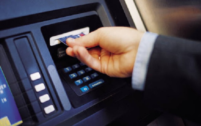Cây ATM chỉ cần thẻ ATM chứ không cần chứng minh thư