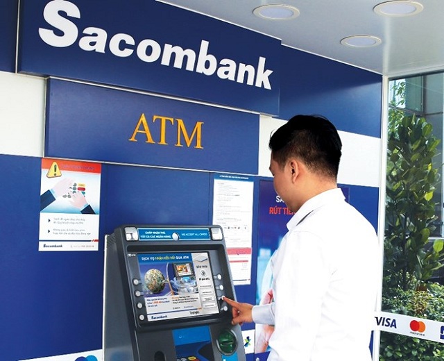 Đến cây ATM – Cách kích hoạt thẻ Sacombank bạn có thể áp dụng
