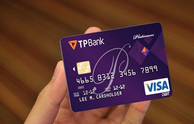 Làm thẻ ATM ngân hàng Tpbank tại quầy giao dịch